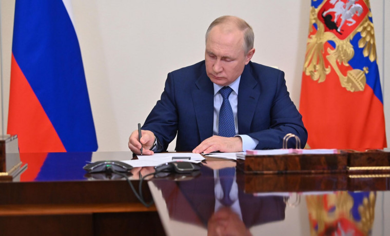 Путин поздравил главу ДНР Дениса Пушилина с Днем республики