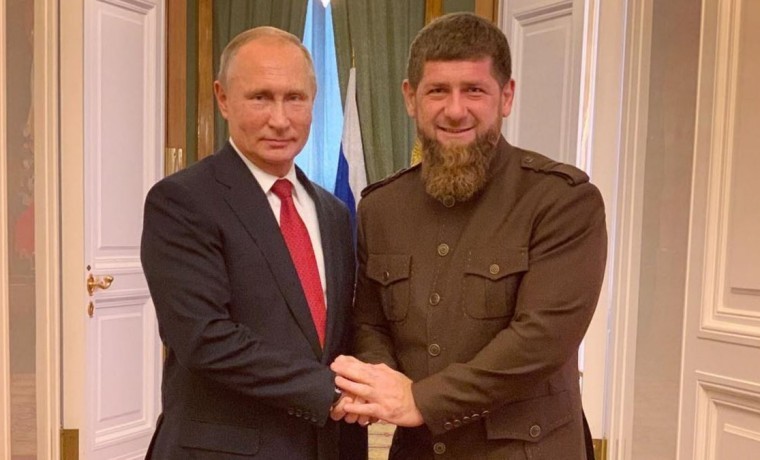 Рамзан Кадыров поздравил жителей страны с Днем России