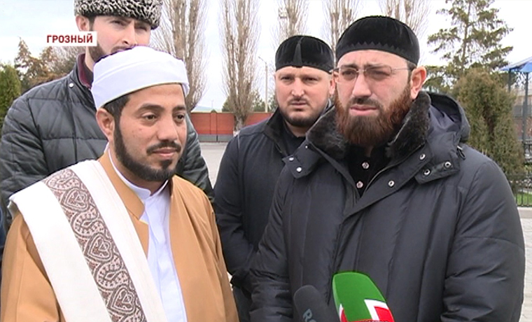 Известный исламский деятель Шейх Сайф аль Асри прибыл сегодня в Грозный 