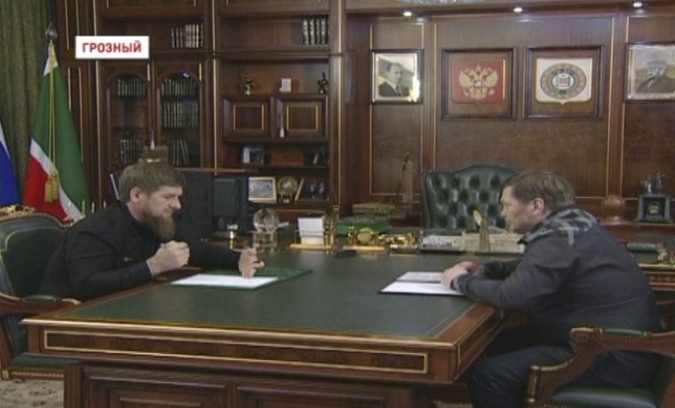 Рамзан Кадыров и Одес Байсултанов обсудили вопросы социально-экономического развития ЧР 