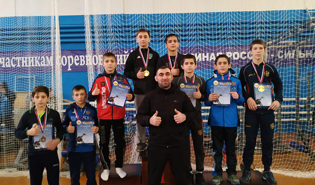Воспитанники борцовского клуба «Ахмат» стали победителями Всероссийских соревнований в Брянске