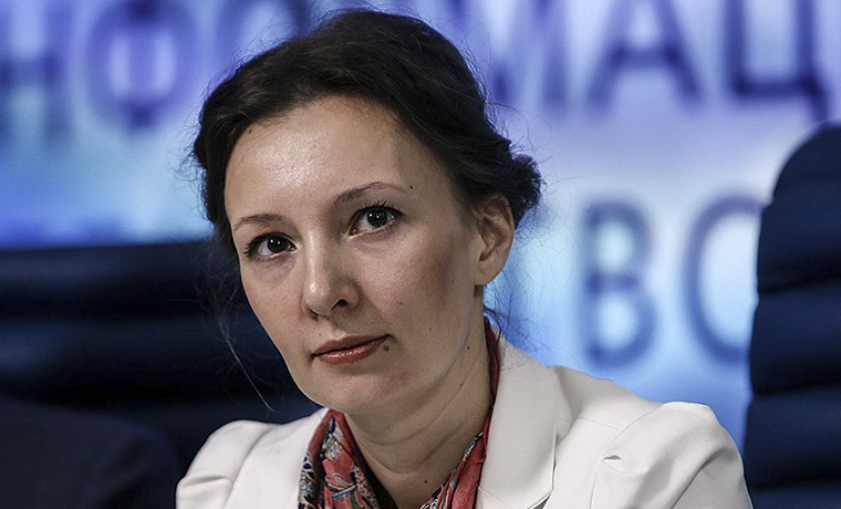 Анна Кузнецова назвала способы борьбы с "группами смерти" в соцсетях