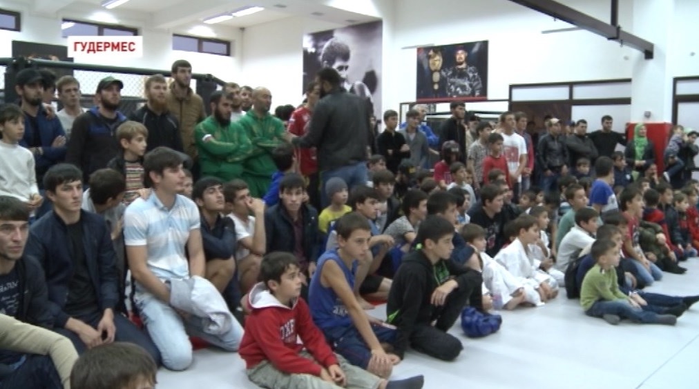 В Гудермесе прошел детско-юношеский турнир по каратэ Киокусинкай, К-1 и ММА
