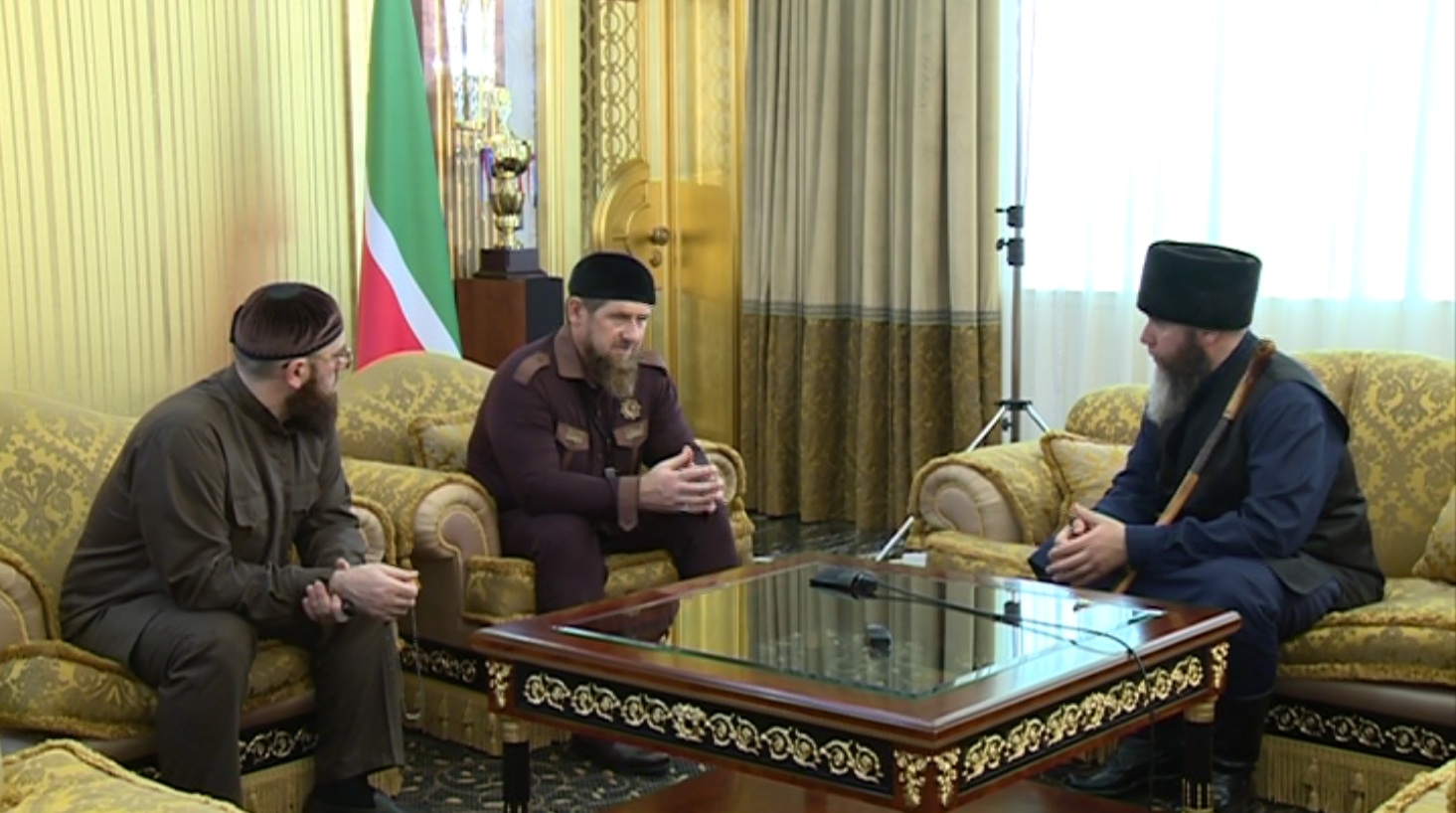 Рамзан Кадыров провел встречу с муфтием ЧР Салахом Межиевым и советником Главы ЧР Адамом Шахидовым
