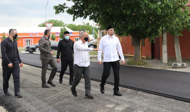 Руководство Аргуна проверило ход работ на объектах дорожного нацпроекта