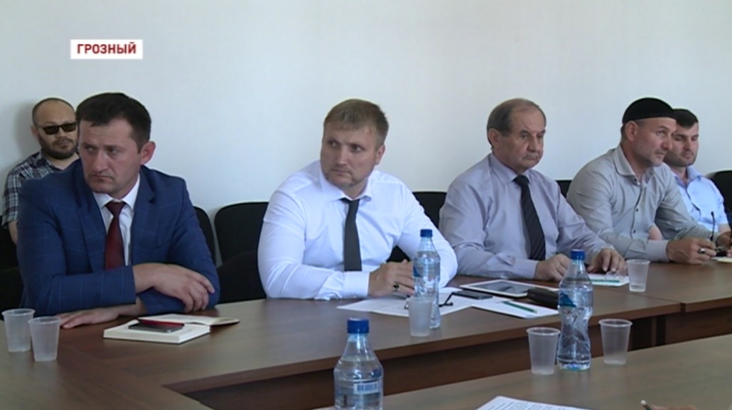 Защиту прав ребенка в чеченском обществе обсудили сегодня в Грозном