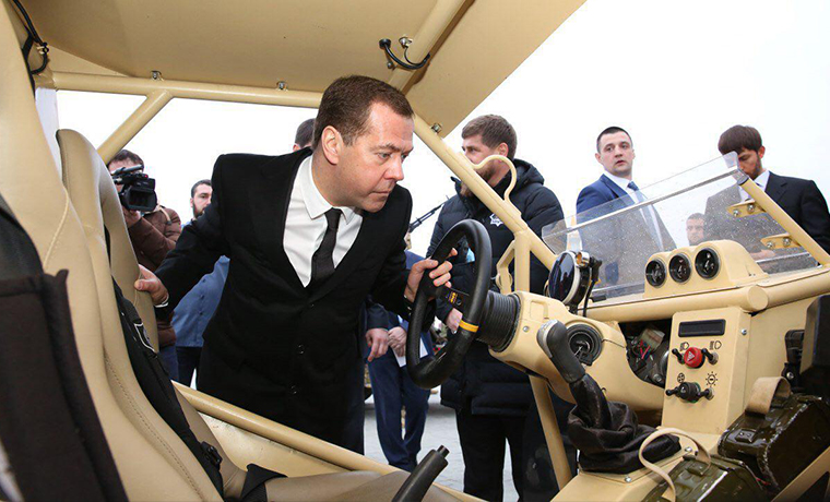 Дмитрий Медведев ознакомился с образцами боевых машин спецназа «Чаборз» и «Чаборз – 6»