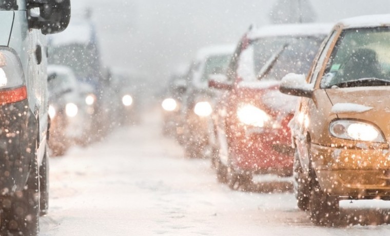 ГИБДД предупреждает водителей об осложнении ситуации на дорогах из-за погоды