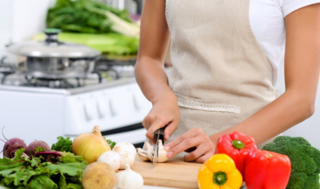 Роспотребнадзор рассказал о правильном питании в самоизоляции