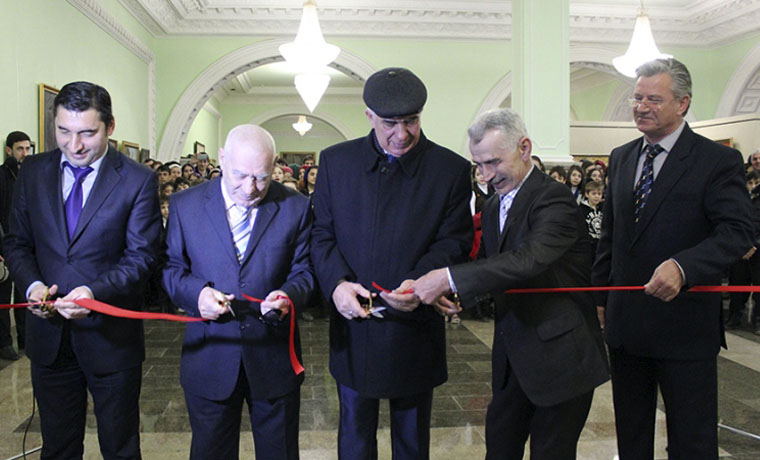 В Грозном открылась персональная выставка Джабраила Дибирова