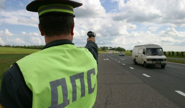 ГИБДД предложила увеличить штраф за превышение скорости на 20-40 км/ч до трех тысяч рублей