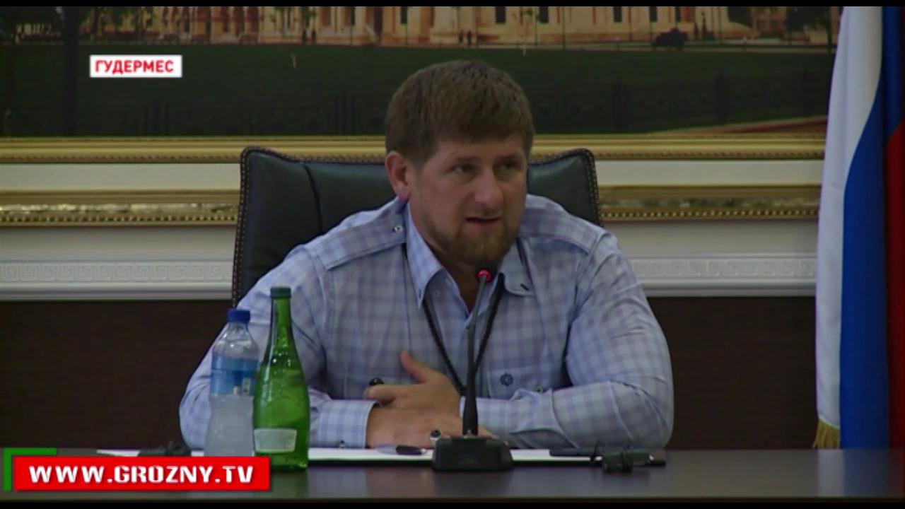 Рамзан Кадыров провел совещание с членами кабинета министров и руководителями различных республиканских ведомств
