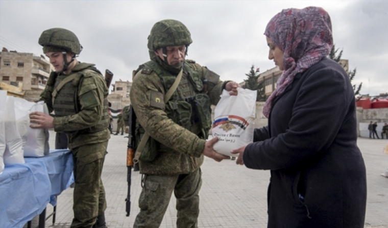Российские военные передали 10 тонн помощи жителям сирийского города Мисраба