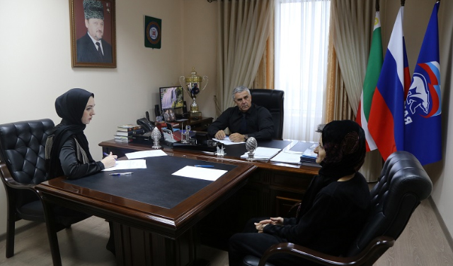 В Чечне началась неделя приемов граждан, приуроченная ко дню рождения «Единой России»