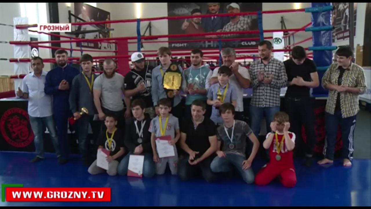 В военном комиссариате чествовали чемпионов и призеров чемпионата мира по полноконтактному рукопашному бою FCF MMA
