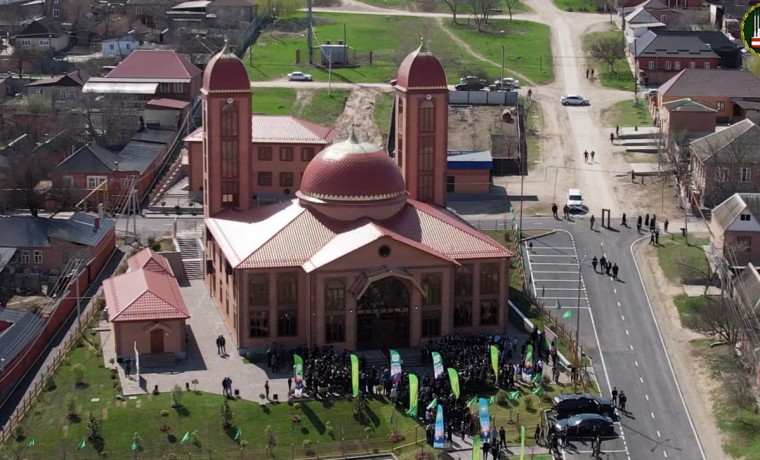 В Висаитовском районе Грозного открыли мечеть и медресе