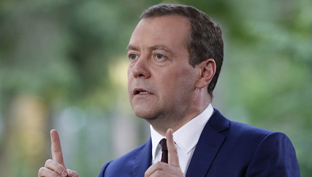 Медведев: Россия не намерена освобождать занятые ниши в торговле для каких-либо государств