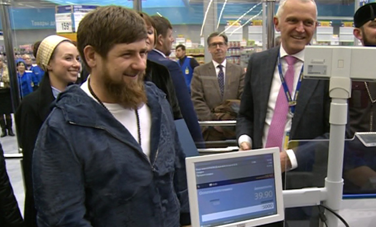 Рамзан Кадыров стал первым покупателем грозненского гипермаркета «Лента»