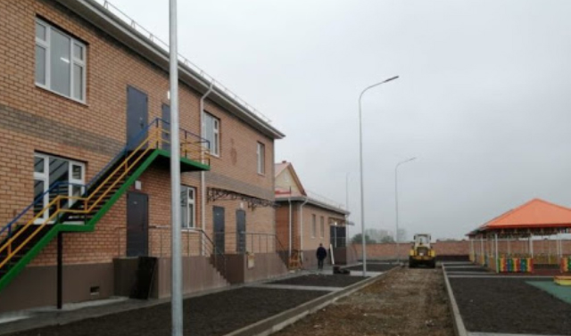 В городе Шали завершается строительство детского сада на 140