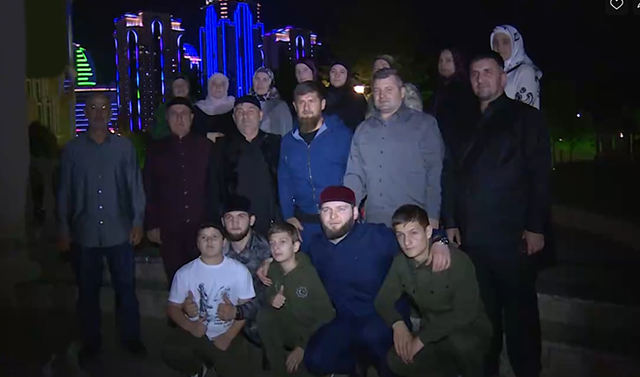 Рамзан Кадыров пригласил на ифтар представителей рода Айдамировых