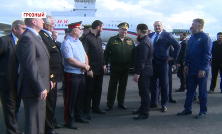 Рамзан Кадыров в аэропорту Грозного проводил высоких гостей форума по безопасности