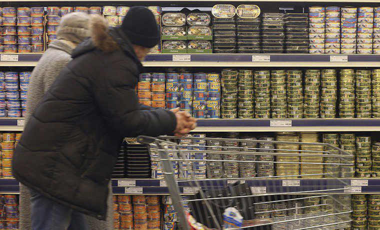 78% россиян поддерживают введение продовольственных карточек для нуждающихся
