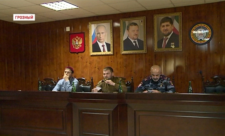 В управлении ГИБДД Чечни прошла беседа с нарушителями правил дорожного движения