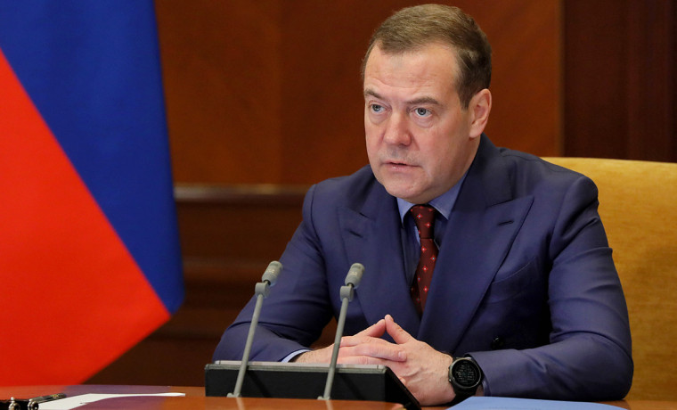 Зампред Совбеза Медведев призвал определить, какие вузы примут студентов-беженцев