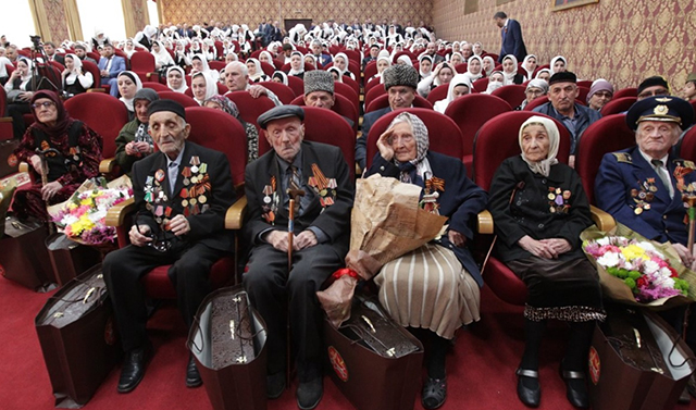 В Грозном чествовали ветеранов Великой Отечественной войны