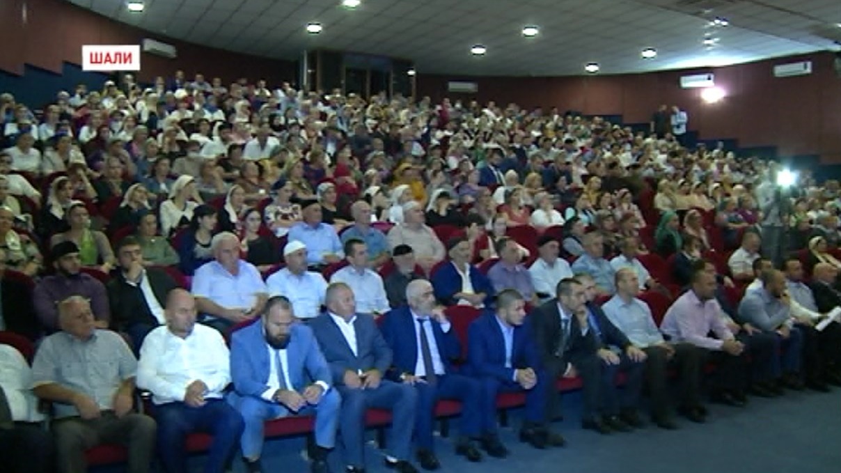 Представители региональных ведомств ЧР провели встречу с жителями Шалинского района 