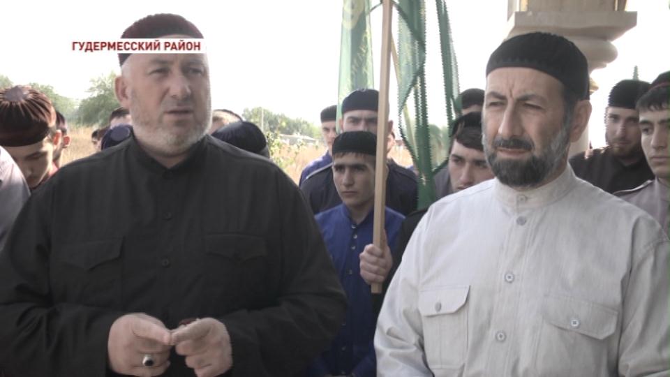 Студенты Российского Исламского Университета посетили  святыни республики