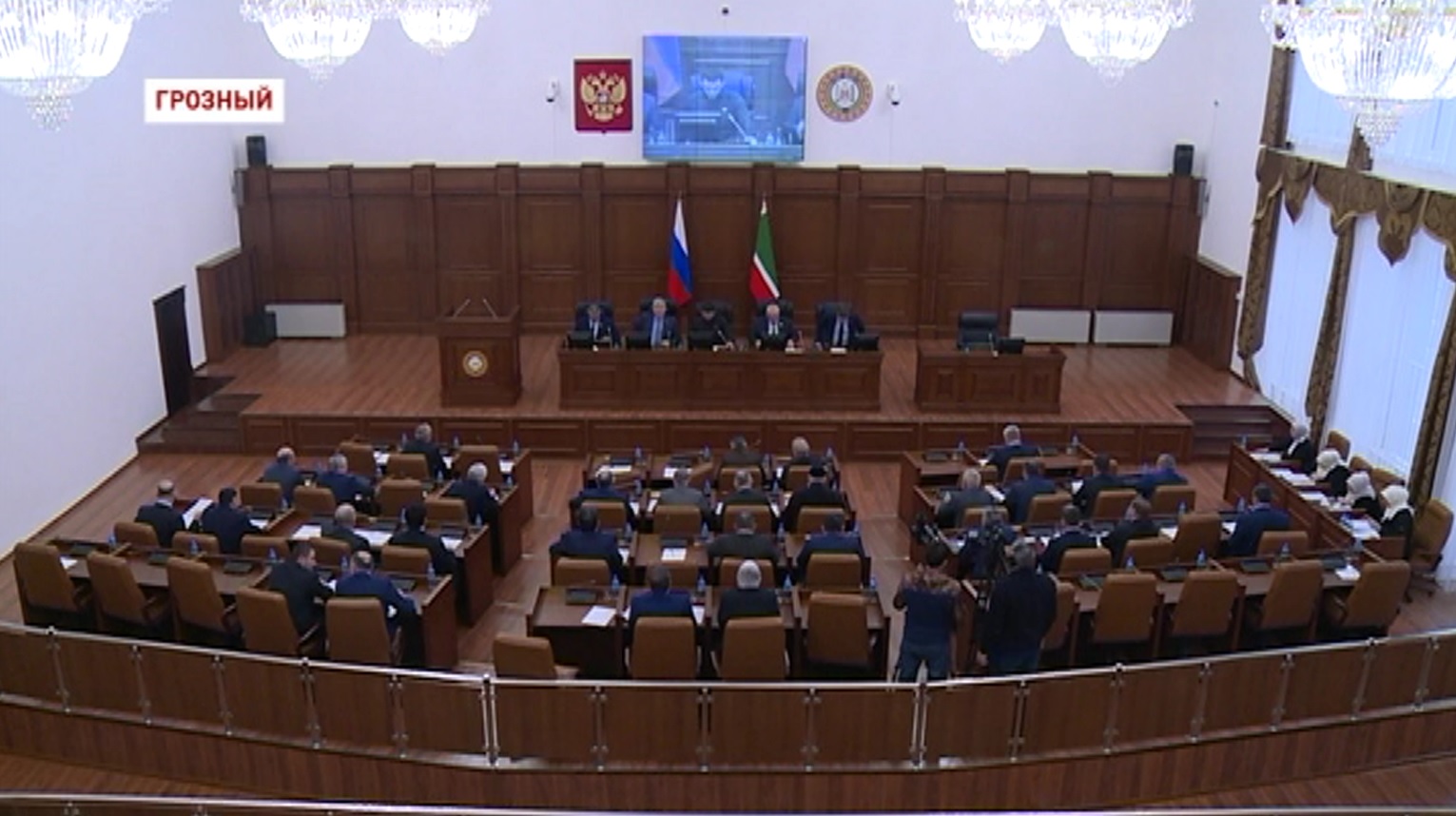 В Парламенте Чечни состоялось первое пленарное заседание весенней сессии