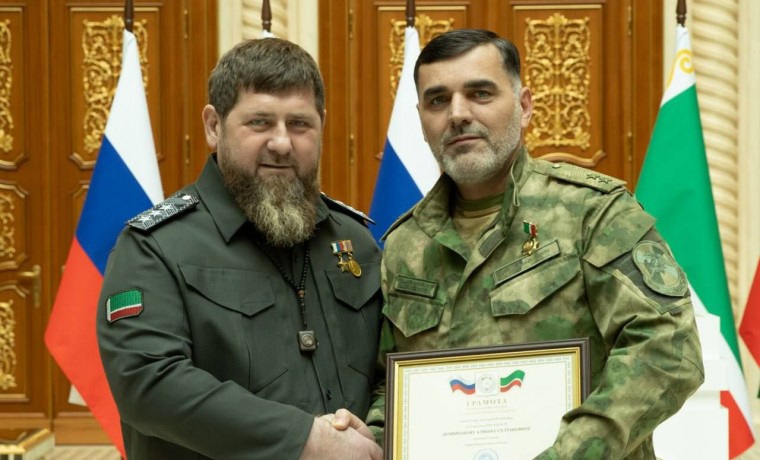 Рамзан Кадыров поздравил Алибека Делимханова с присвоением воинского звания "генерал-полковник"
