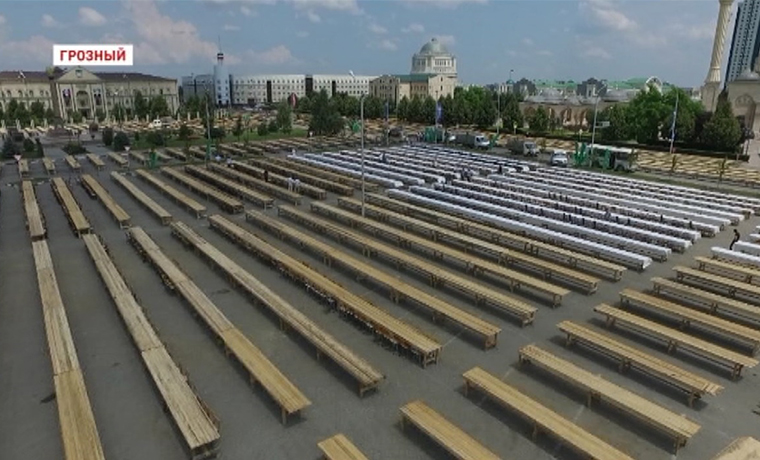 Ровно через сутки в центре Грозного десятки тысяч людей примут участие в народном ифтаре