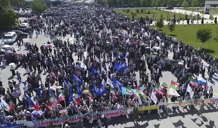 В праздновании 1 мая в Грозном приняло участие 120 тысяч человек
