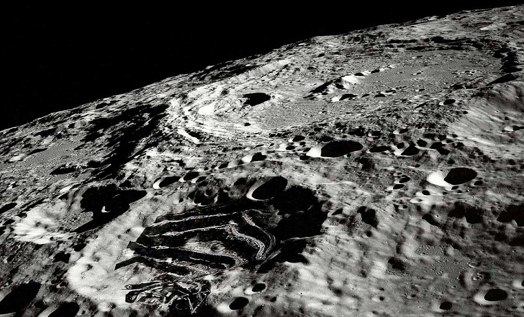 31 марта в 1966 году в СССР был осуществлен запуск первого искусственного спутника Луны