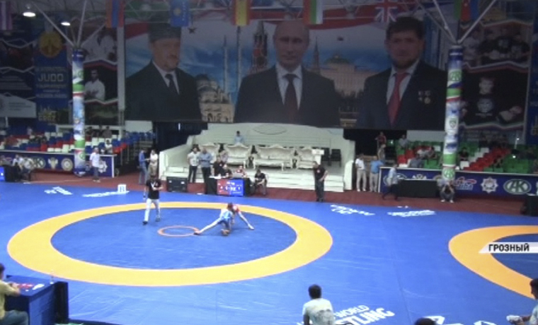 В Чечне проходит  отборочный этап на Первенство СКФО по вольной борьбе