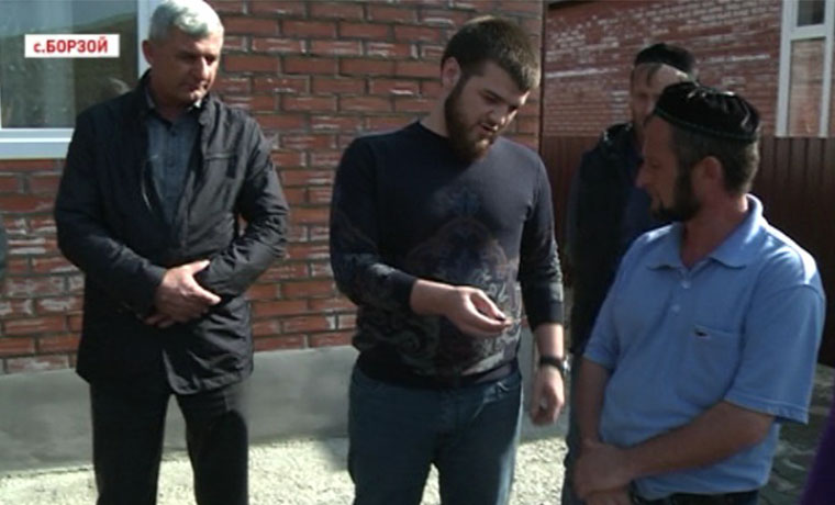 Сразу три малоимущих семьи отмечают новоселье благодаря Фонду имени Ахмата-Хаджи Кадырова