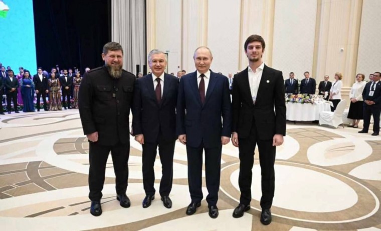 Рамзан Кадыров и Али Кадыров сделали совместное фото с Владимиром Путиным и Шавкатом Мирзиёевым