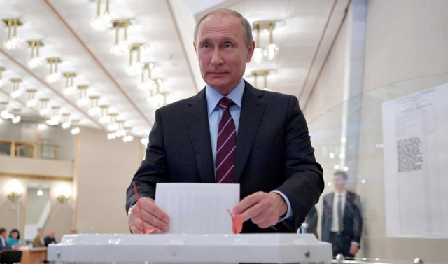 Владимир Путин проголосовал на Общероссийском голосовании по поправкам в Конституцию РФ