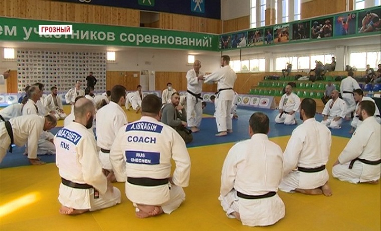 В Чечне прошли обучающие семинары для тренеров по дзюдо