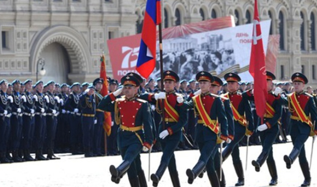 Военный парад в честь 75-й годовщины Победы в ВОВ прошел на Красной площади в Москве