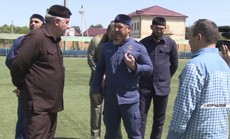 Рамзан Кадыров побывал с проверкой на футбольном стадионе в райцентре Курчалой