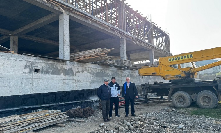 «Партдесант» «Единой России» проверил строительство детсада и МКД в Чеченской Республике