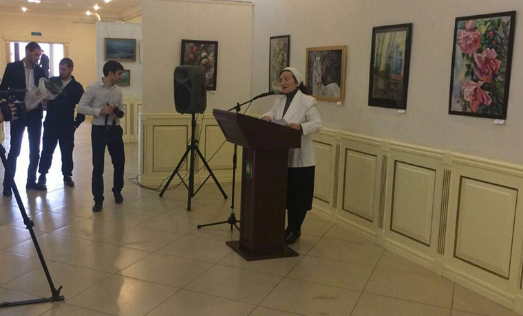 В Грозном открылась выставка картин &quot;Весенний ноктюрн&quot;
