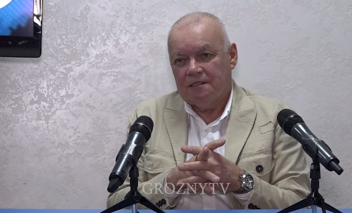 Известный журналист Дмитрий Киселев побывал на ЧГТРК «Грозный»