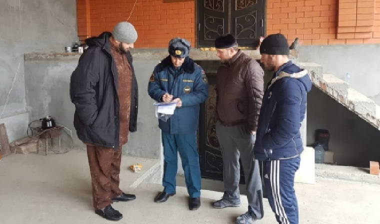 Жителей Чечни обучают противопожарным правилам