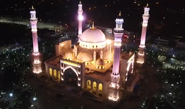 В мечети имени Рамзана Кадырова полностью готова система освещения