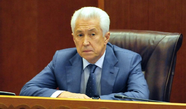 Владимир Васильев объяснил ситуацию с установлением указателя на выезде из Кизляра