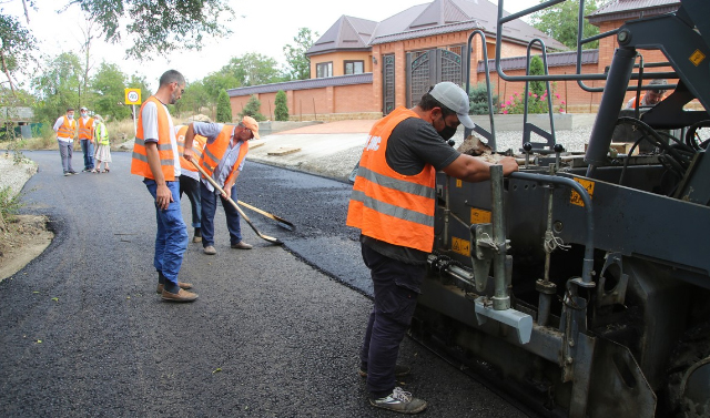 Завершается ремонт улицы городок Маяковского в Грозном